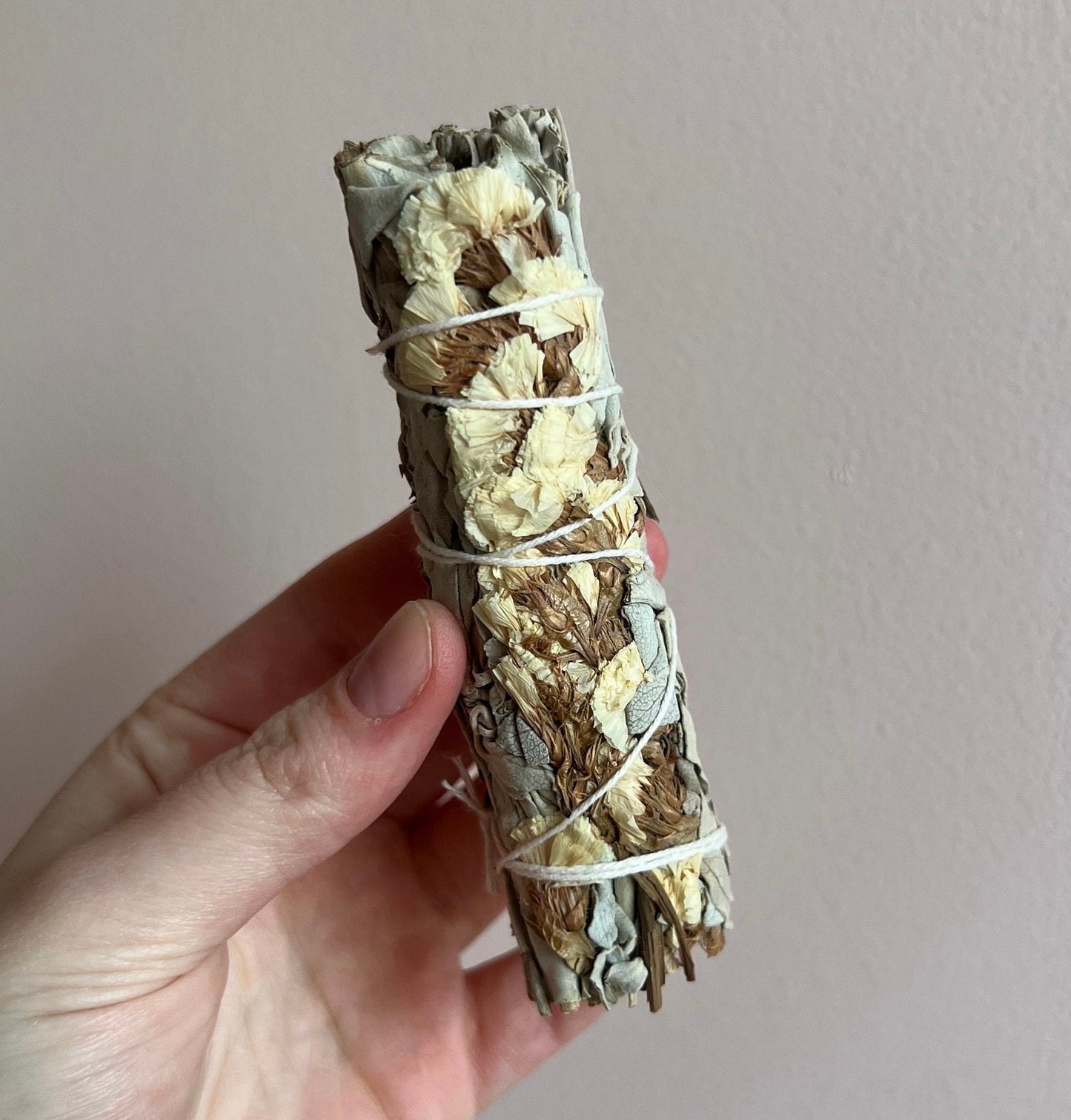 White Sage & White Sinuata Flowers Bundled Stick