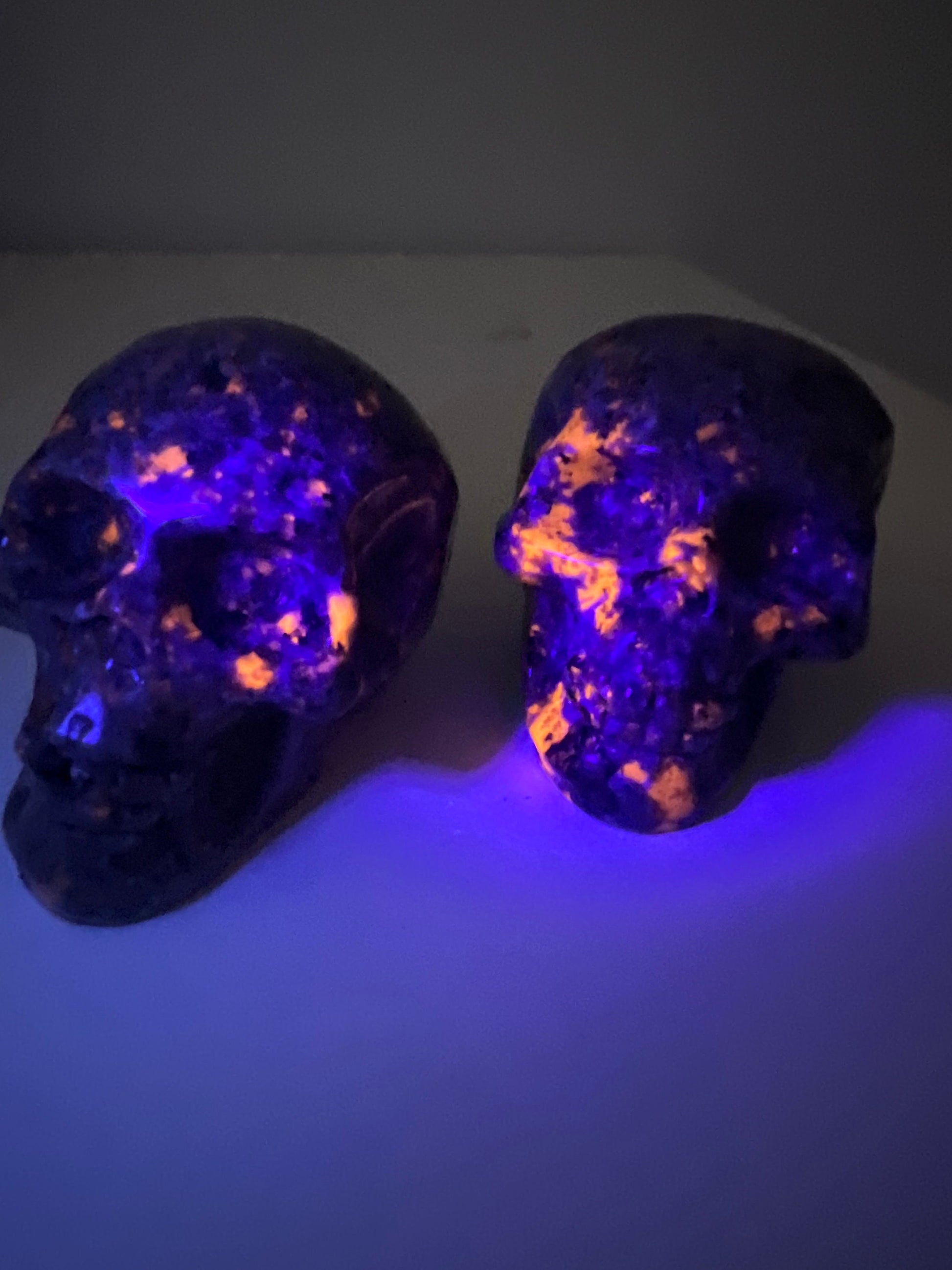 Stunning UV Reactive Yooperlite Skull Carvings | One (1) Yooperlite Skull