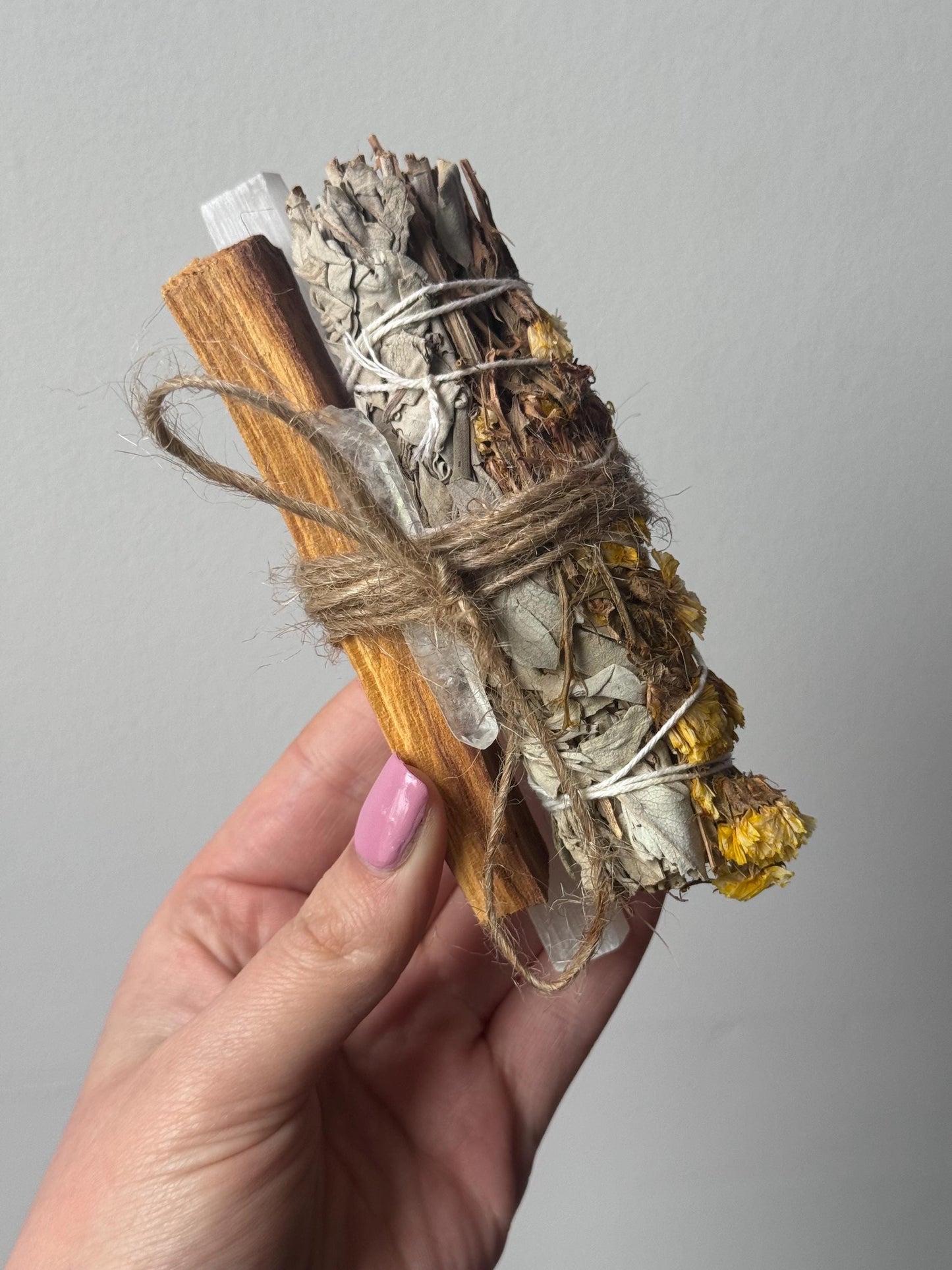 Insence Bundle Yellow Sinuata White Sage Palo Santo Stick Selenite Wand & Clear Quartz Bundle Gift