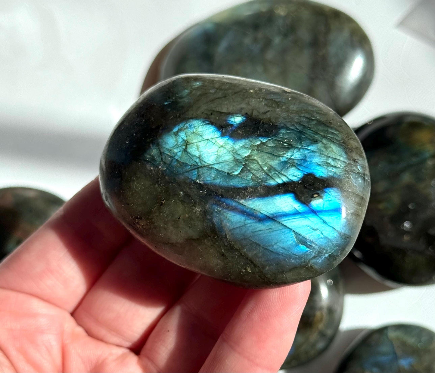 Beautiful Labradorite Palmstones from Madagascar | Flashy Labradorite Palm stone
