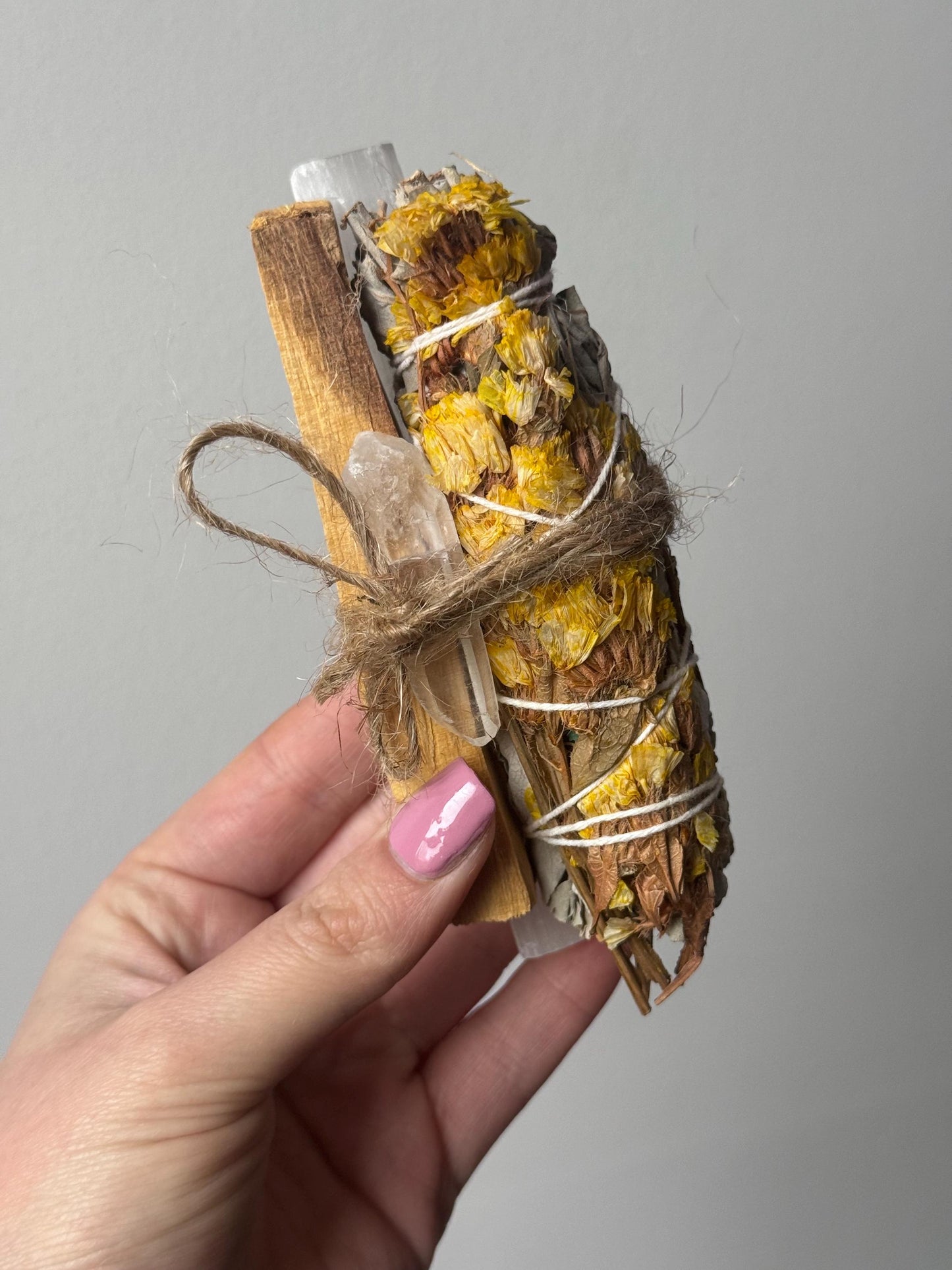 Insence Bundle Yellow Sinuata White Sage Palo Santo Stick Selenite Wand & Clear Quartz Bundle Gift