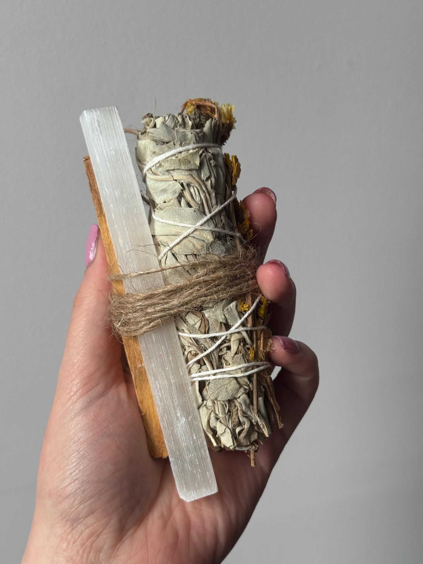 Insence Bundle Yellow Sinuata White Sage Palo Santo Stick Selenite Wand & Clear Quartz Bundle Gift