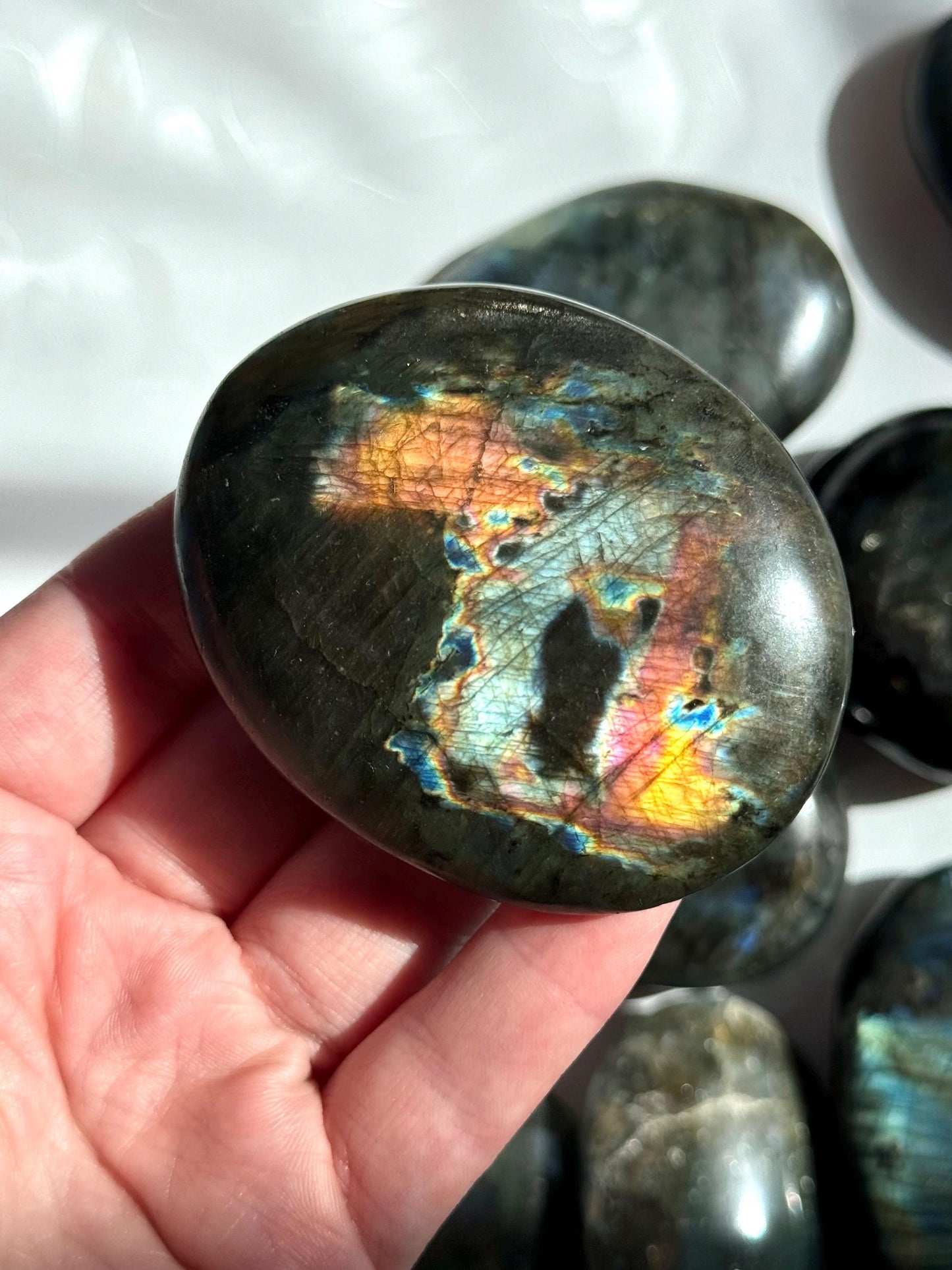 Beautiful Labradorite Palmstones from Madagascar | Flashy Labradorite Palm stone
