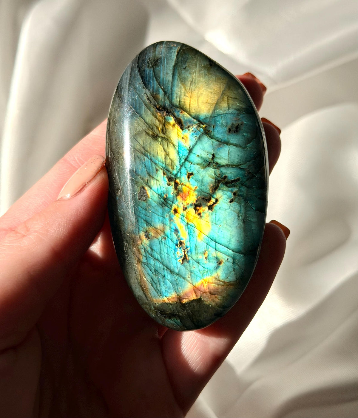 Flashy Labradorite Palm Stone | Madagascar Labradorite Crystal | Polished Palmstone | Flashing Healing Crystal | Meditation Gift