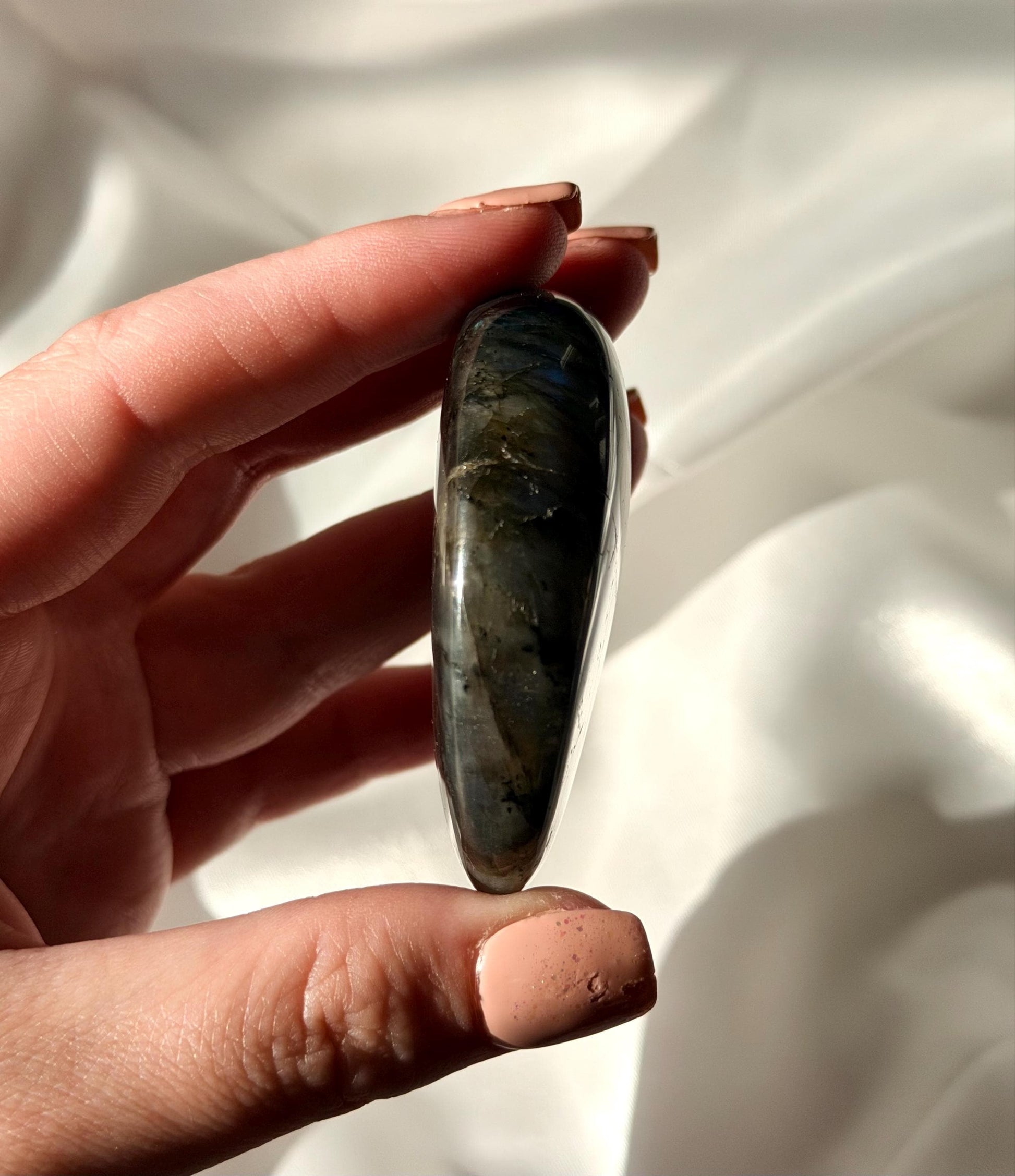 Flashy Labradorite Palm Stone | Madagascar Labradorite Crystal | Polished Palmstone | Flashing Healing Crystal | Meditation Gift