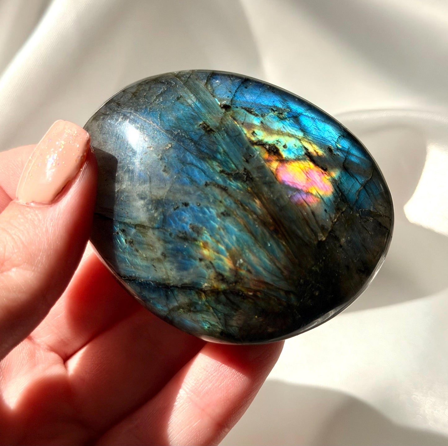 Flashy Labradorite Palm Stone | Madagascar Labradorite Crystal | Polished Palmstone | Flashing Healing Crystal | Meditation Gift