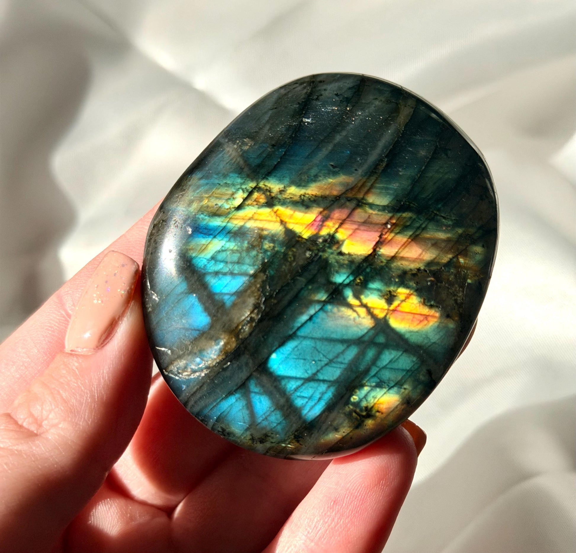 Flashy Labradorite Palm Stone | Madagascar Labradorite Crystal | Polished Palmstone | Flashing Healing Crystal | Meditation Gift | Protectio