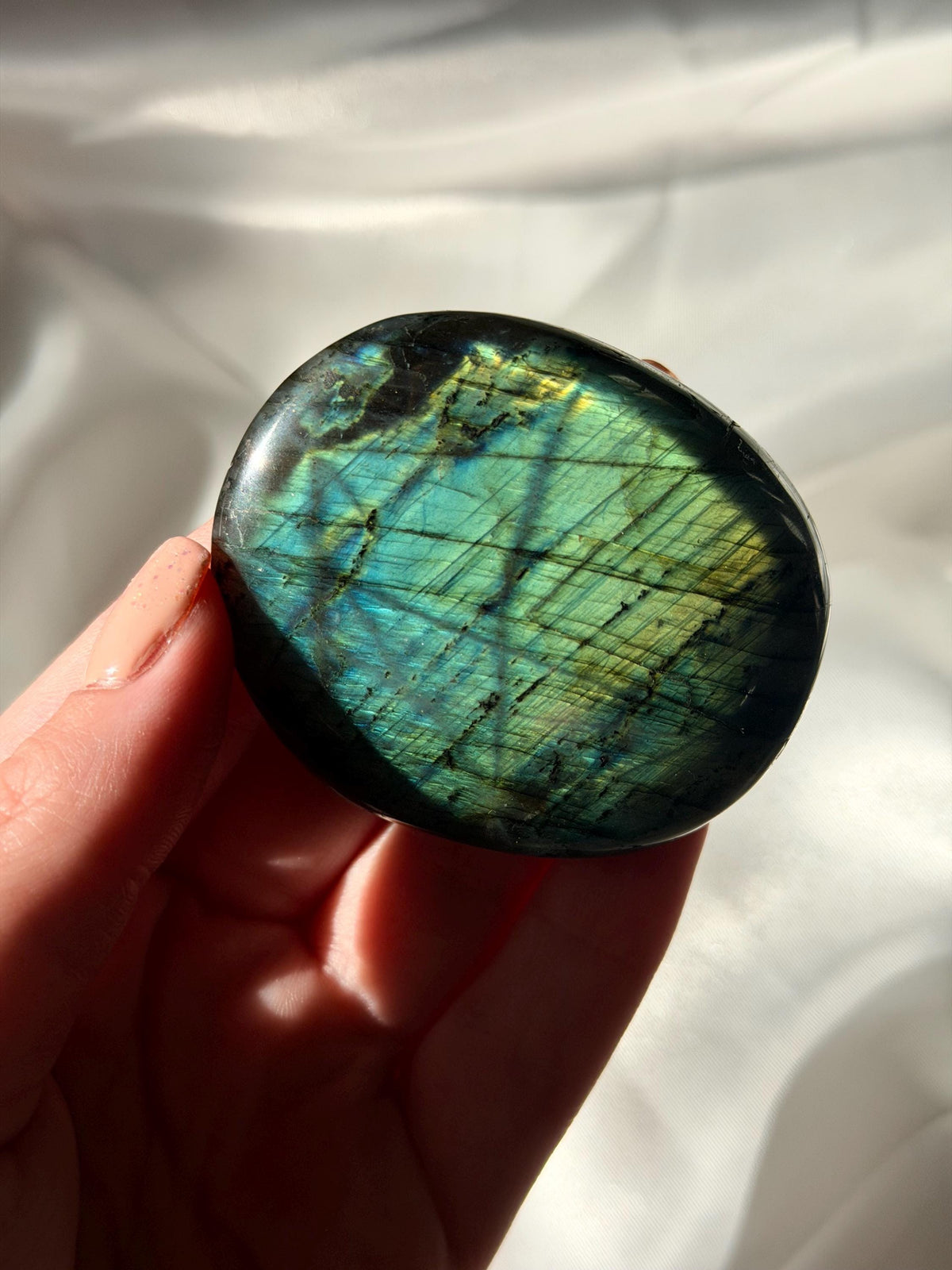 Flashy Labradorite Palm Stone | Madagascar Labradorite Crystal | Polished Palmstone | Flashing Healing Crystal | Meditation Gift | Protectio