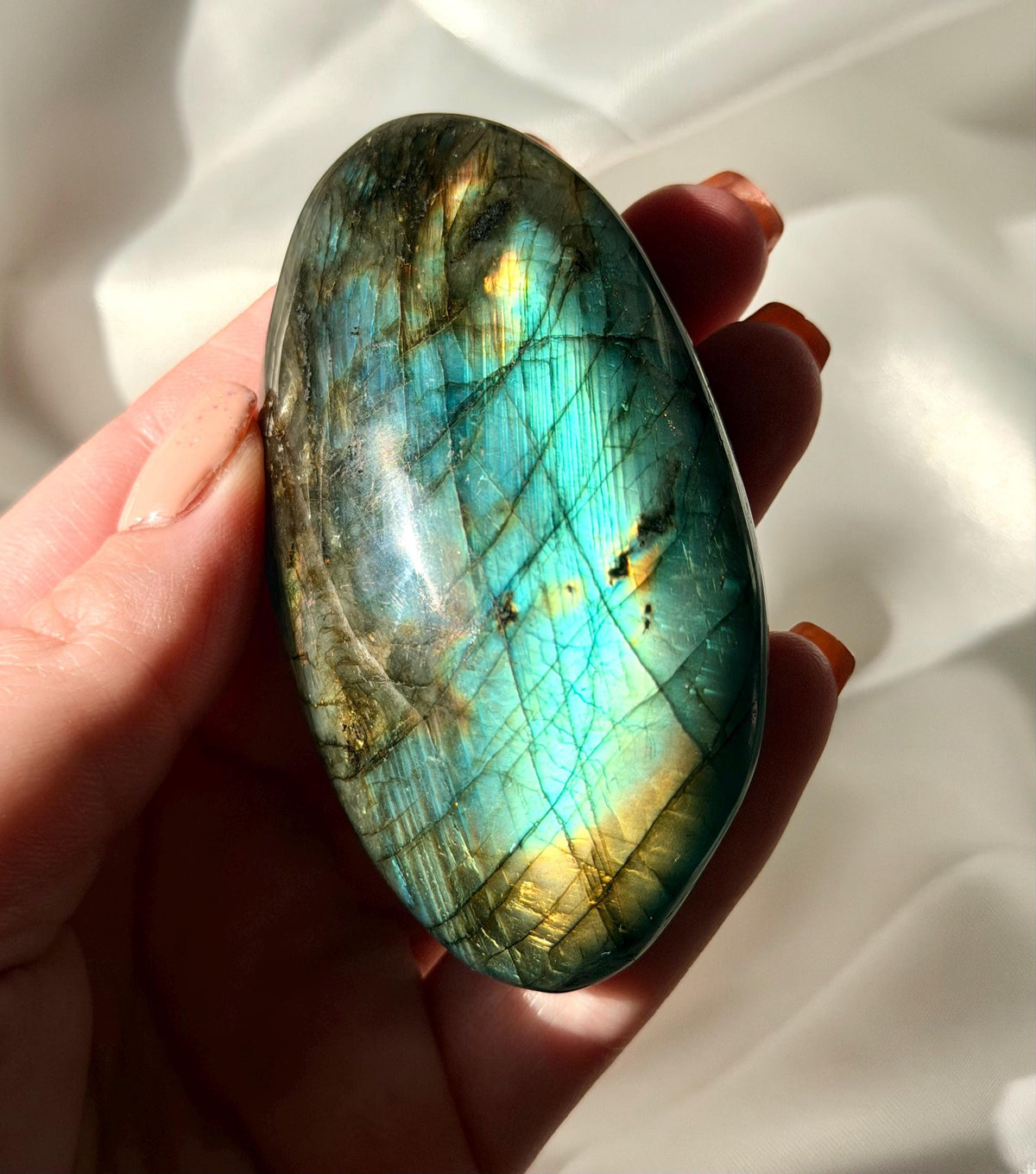 Flashy Labradorite Palm Stone | Madagascar Labradorite Crystal | Polished Palmstone | Flashing Healing Crystal | Meditation Gift