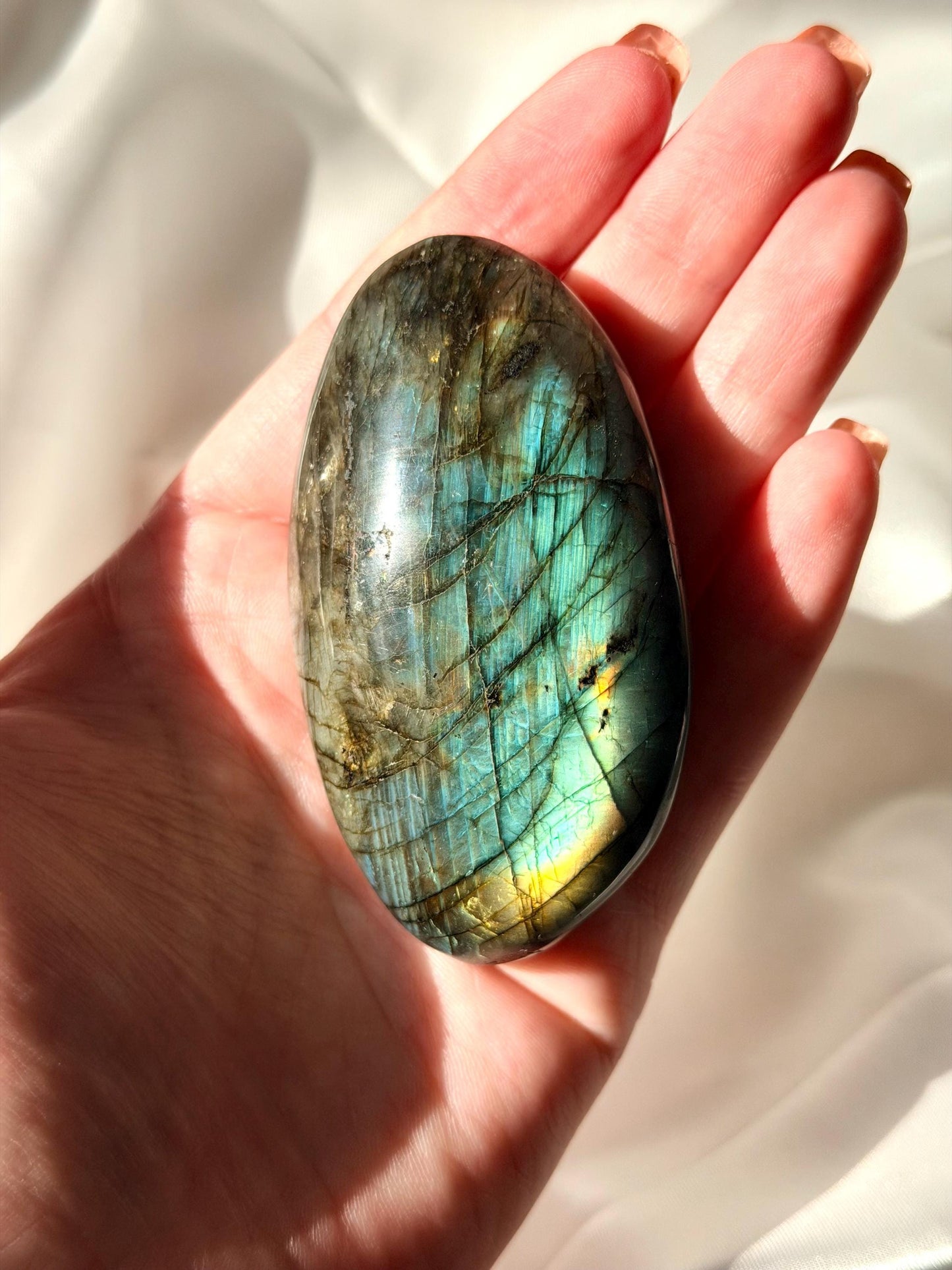 Flashy Labradorite Palm Stone | Madagascar Labradorite Crystal | Polished Palmstone | Flashing Healing Crystal | Meditation Gift