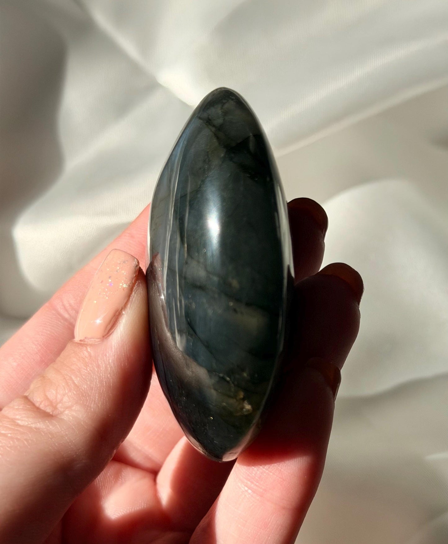 Flashy Labradorite Palm Stone | Madagascar Labradorite Crystal | Polished Palmstone | Flashing Healing Crystal | Meditation Gift