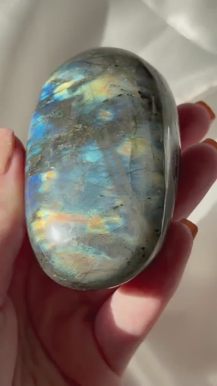 Flashy Labradorite Palm Stone | Madagascar Labradorite Crystal | Polished Palmstone | Flashing Healing Crystal | Meditation Gift