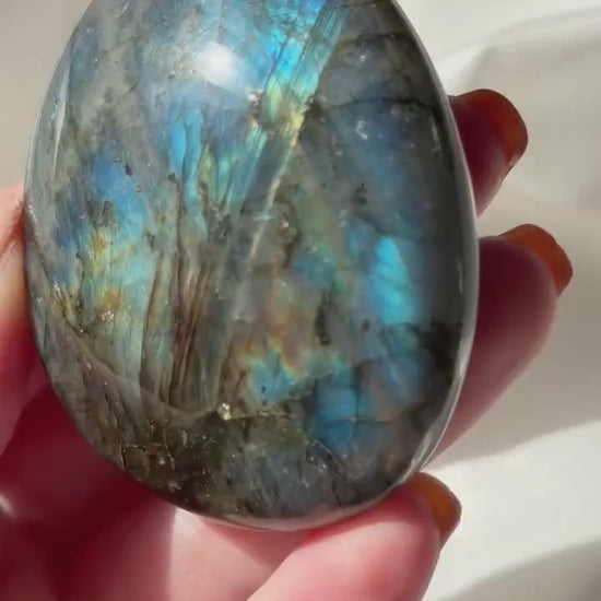 Flashy Labradorite Palm Stone | Madagascar Labradorite Crystal | Polished Palmstone | Flashing Healing Crystal | Meditation Gift
