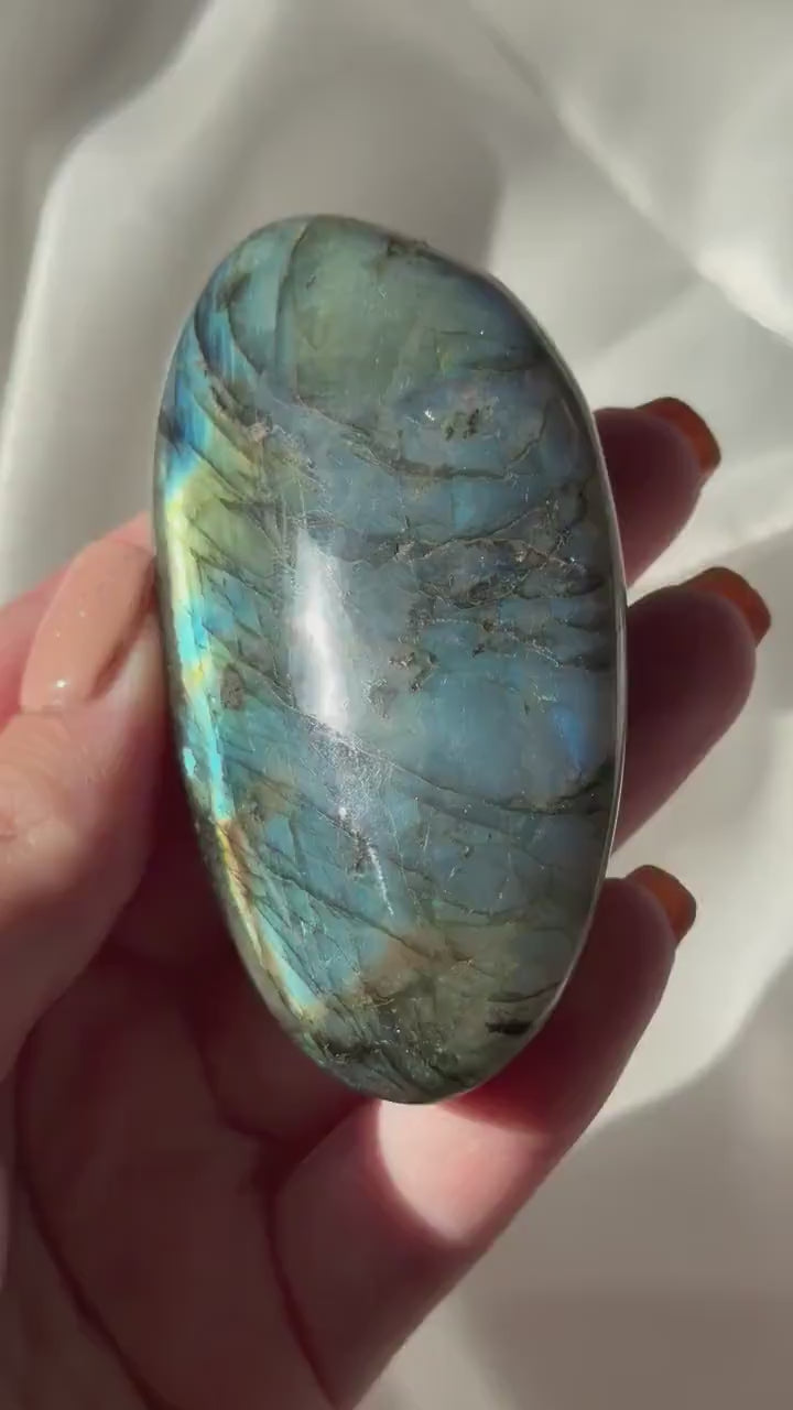 Flashy Labradorite Palm Stone | Madagascar Labradorite Crystal | Polished Palmstone | Flashing Healing Crystal | Meditation Gift